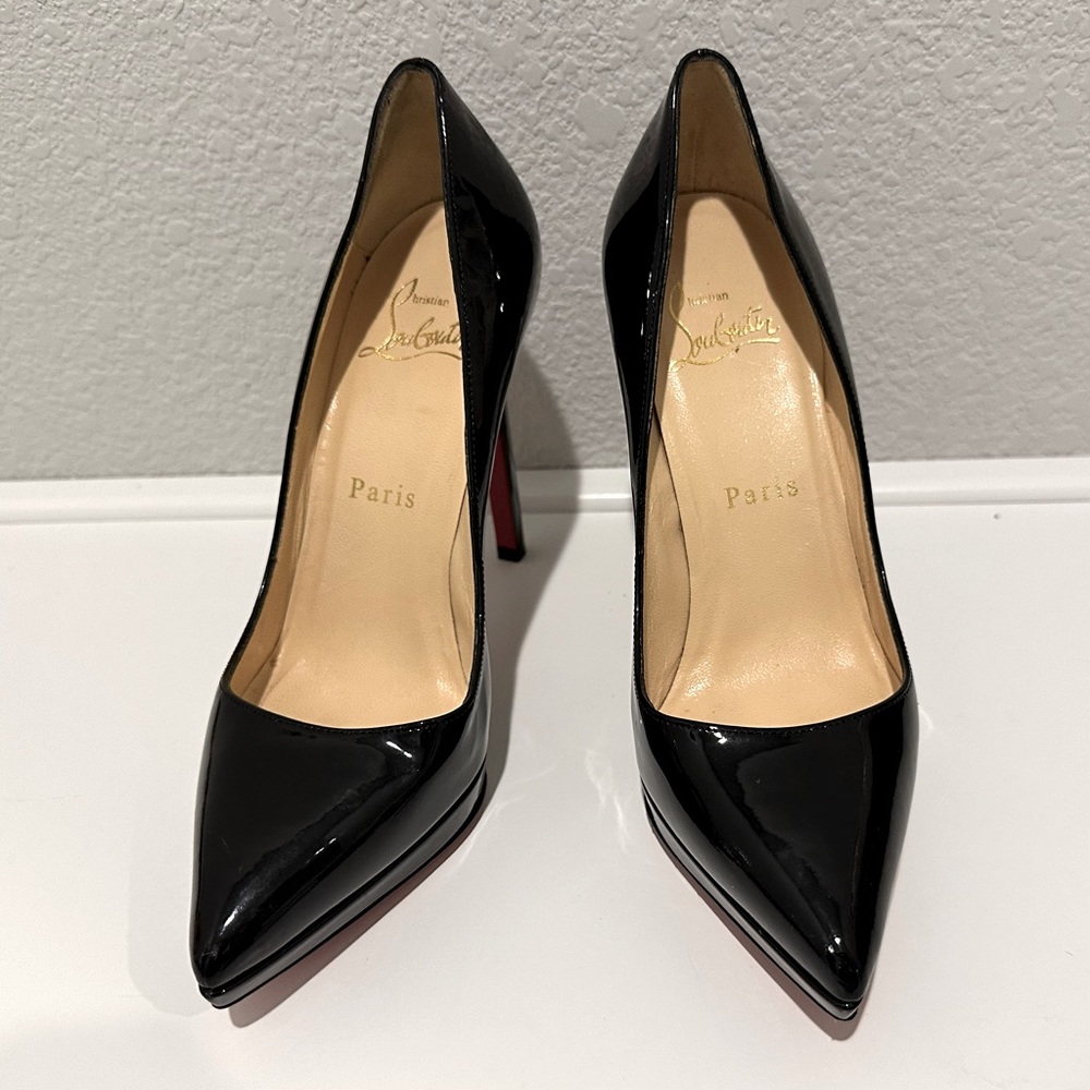 Women’s Christian Louboutin pigalle Plato, 120 patent pumps, size 35 Italy